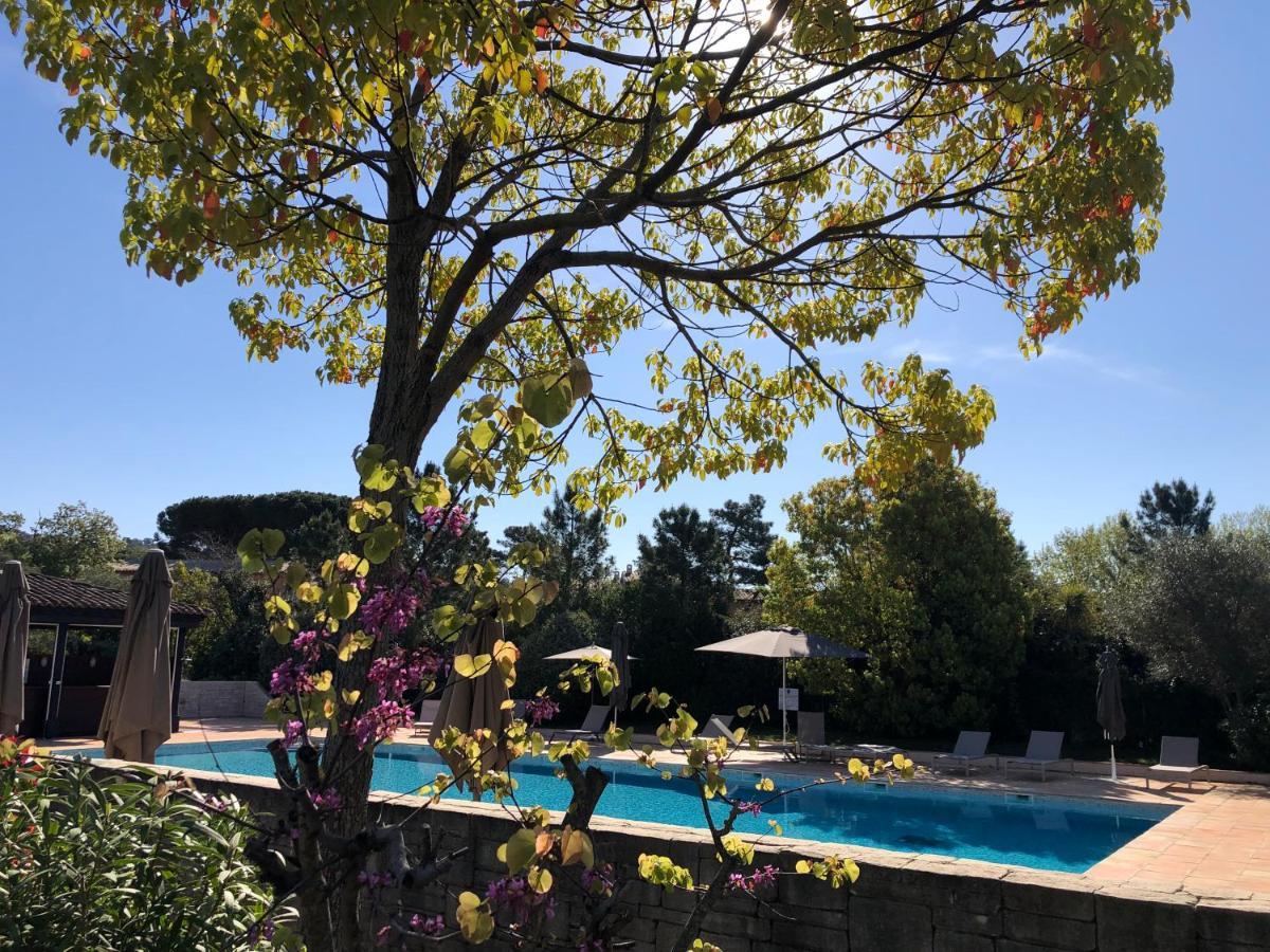 Charmantes Haus Im Golf Club Saint Tropez Exteriör bild