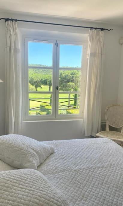 Charmantes Haus Im Golf Club Saint Tropez Exteriör bild