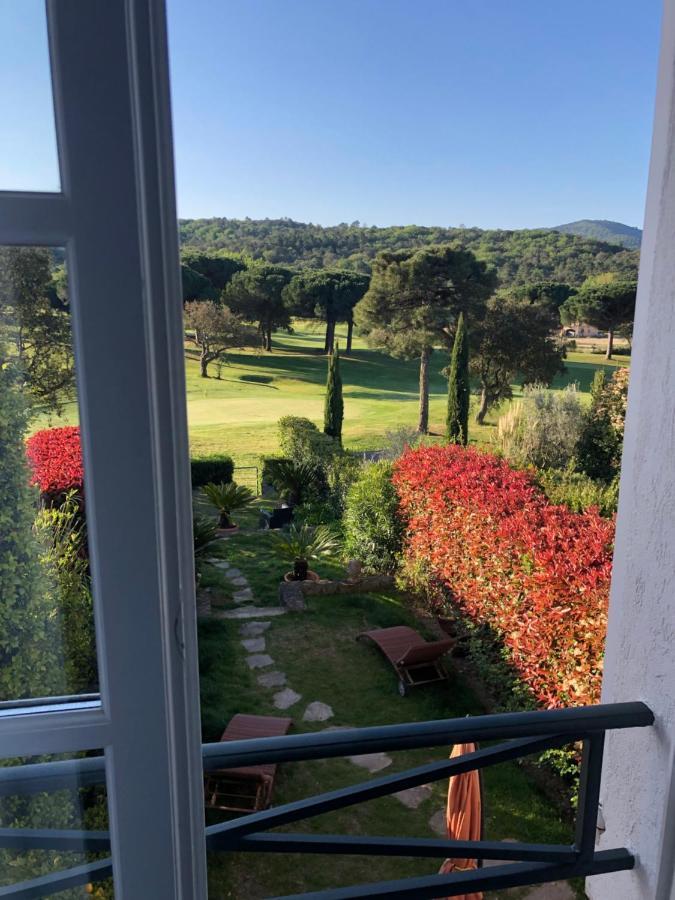 Charmantes Haus Im Golf Club Saint Tropez Exteriör bild