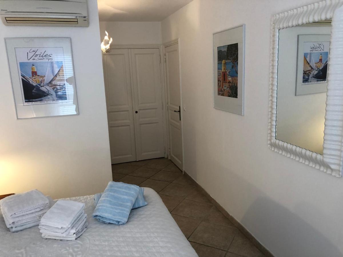 Charmantes Haus Im Golf Club Saint Tropez Exteriör bild